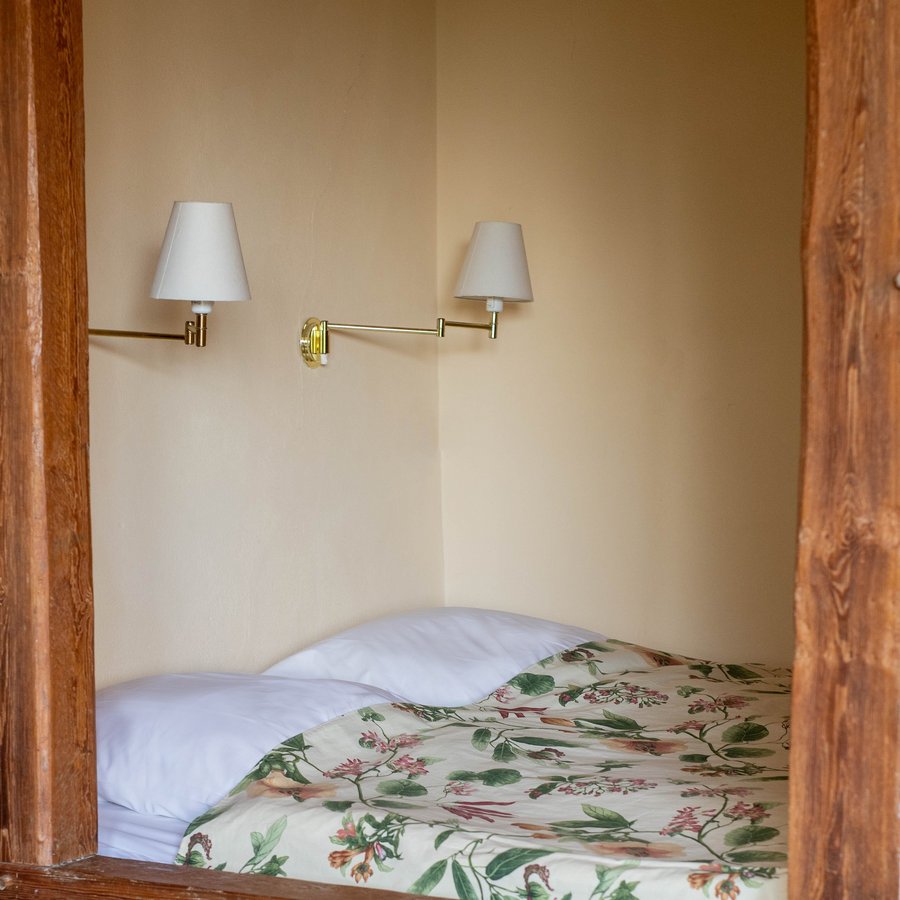 Bett in Ferienwohnung auf dem Gut Ulrichshusen Bett in Ferienwohnung auf dem Gut Ulrichshusen, Mecklenburgische Seenplatte