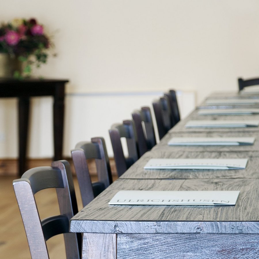 Seminarblock Seminar in Blockform, eingedeckt mit Schreibmaterialien