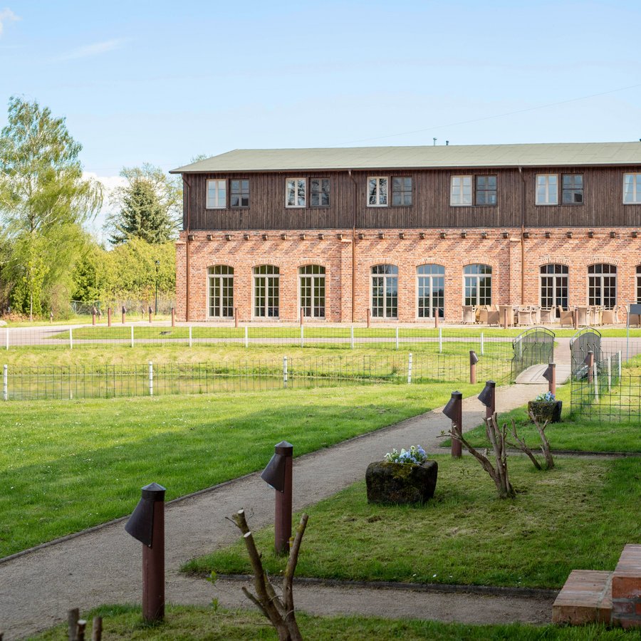 Aussenansicht Gut Ulrichshusen Aussenansicht auf die Ferienwohnungen auf Gut Ulrichshusen, Mecklenburgische Seenplatte